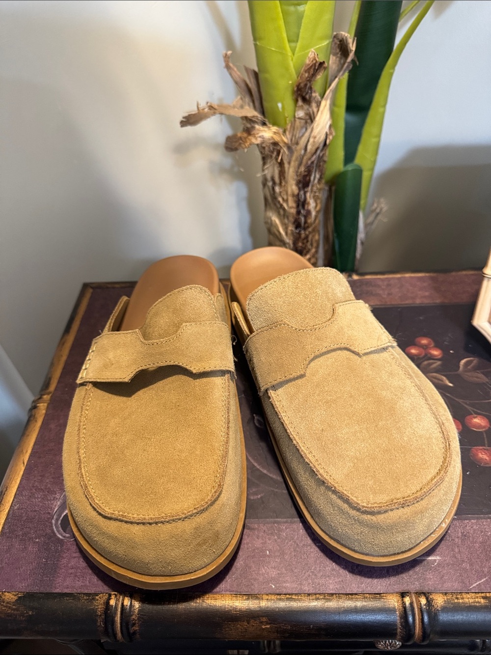 Amazon Women's Suede Mule Clogs in Tan - Picture 1 of 3